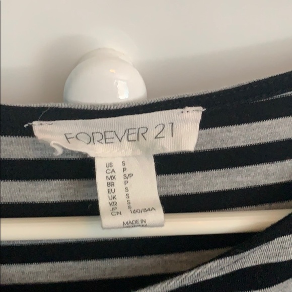 Striped cropped tee - Picture 2 of 3